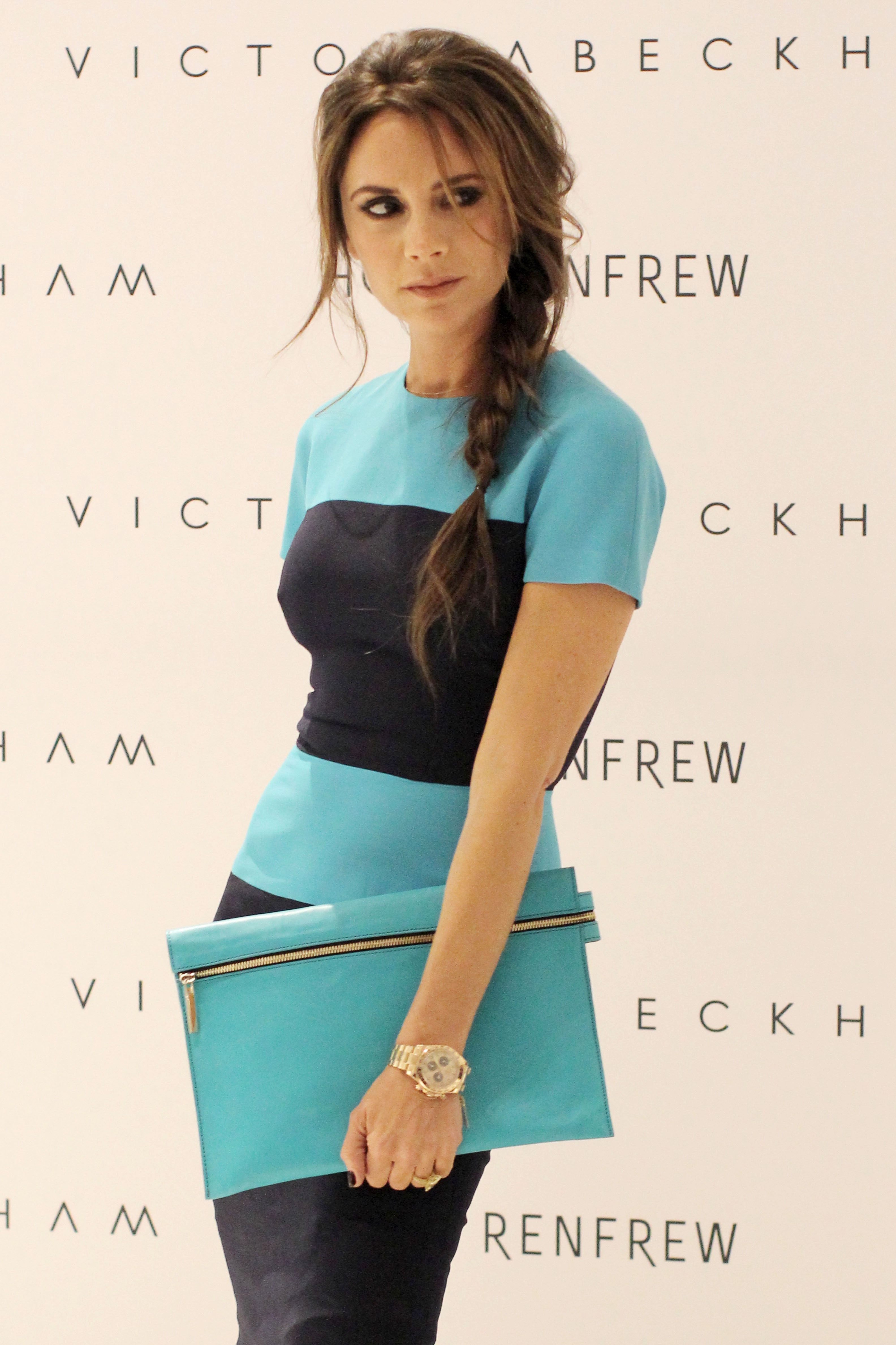 FLYNET – Victoria Beckham Releases Her 2013 Fall Fashion Line In Canada