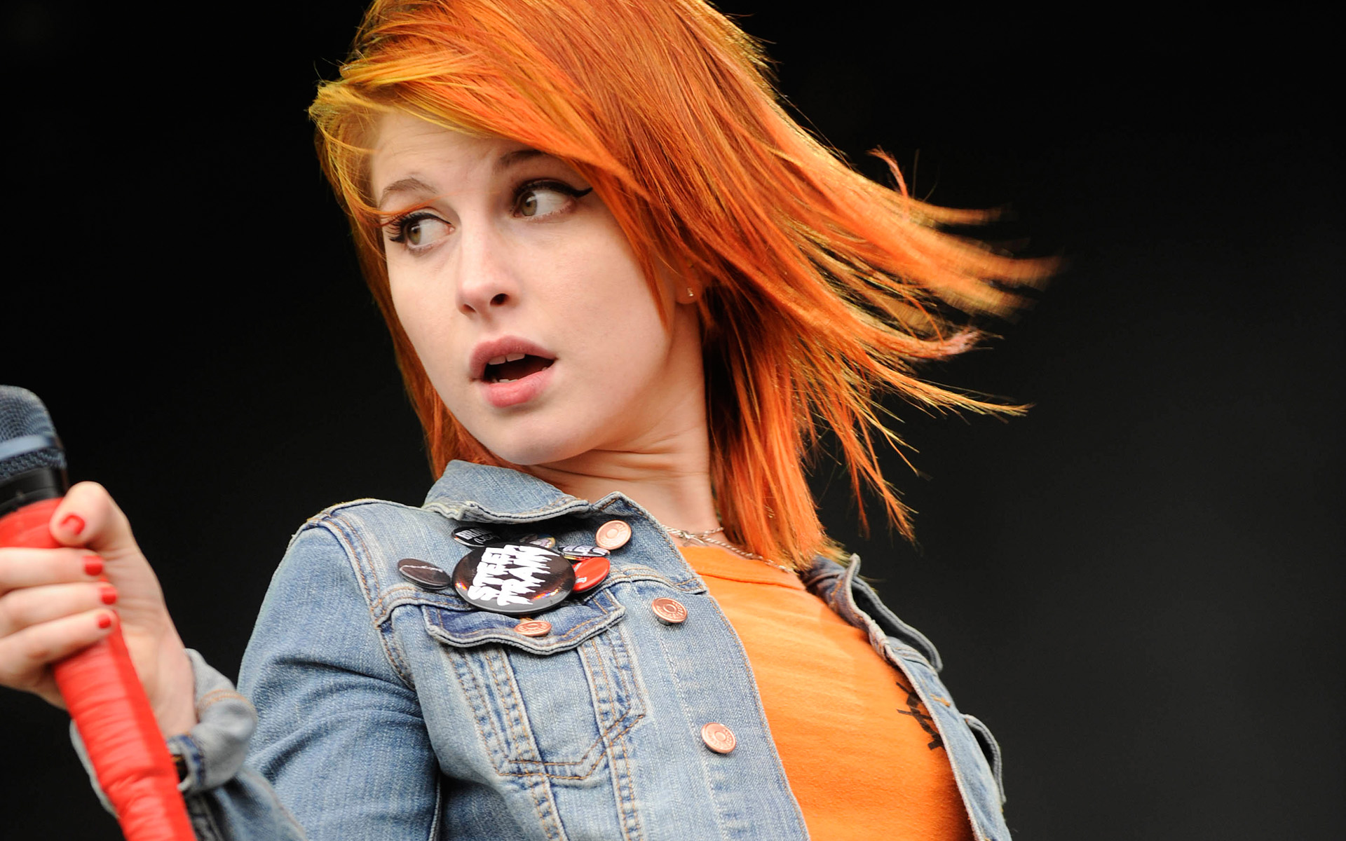 Hayley Williams Launches 'Kiss Off' Music And Beauty Web Series