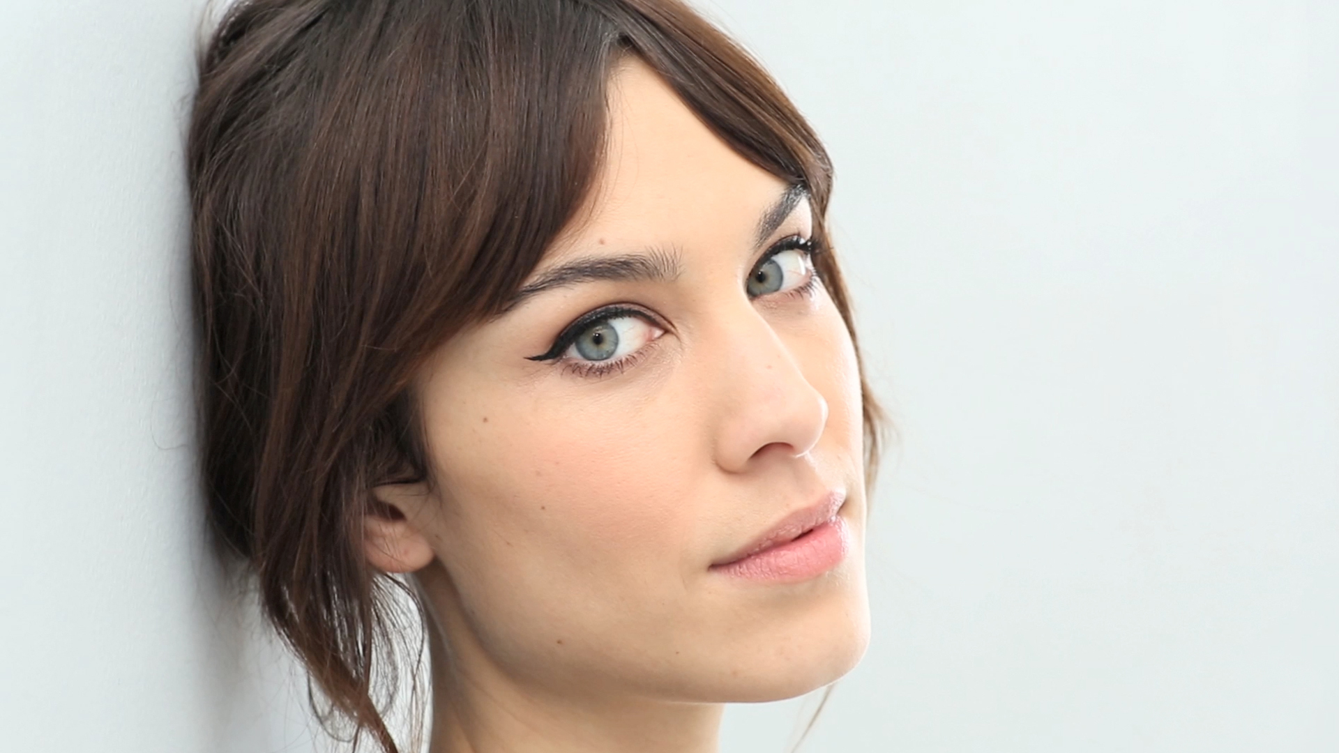 Alexa Chung Unveils A Glimpse Of Her Clothing Line | Fashion News