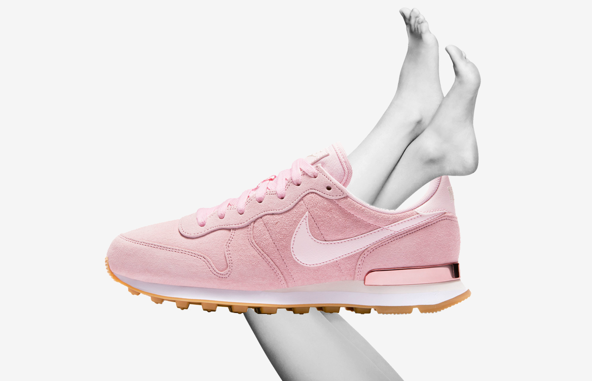 difícil de complacer A fondo Útil The New Millennial Pink Collection By Nike | Fashion News - Conversations  About HER