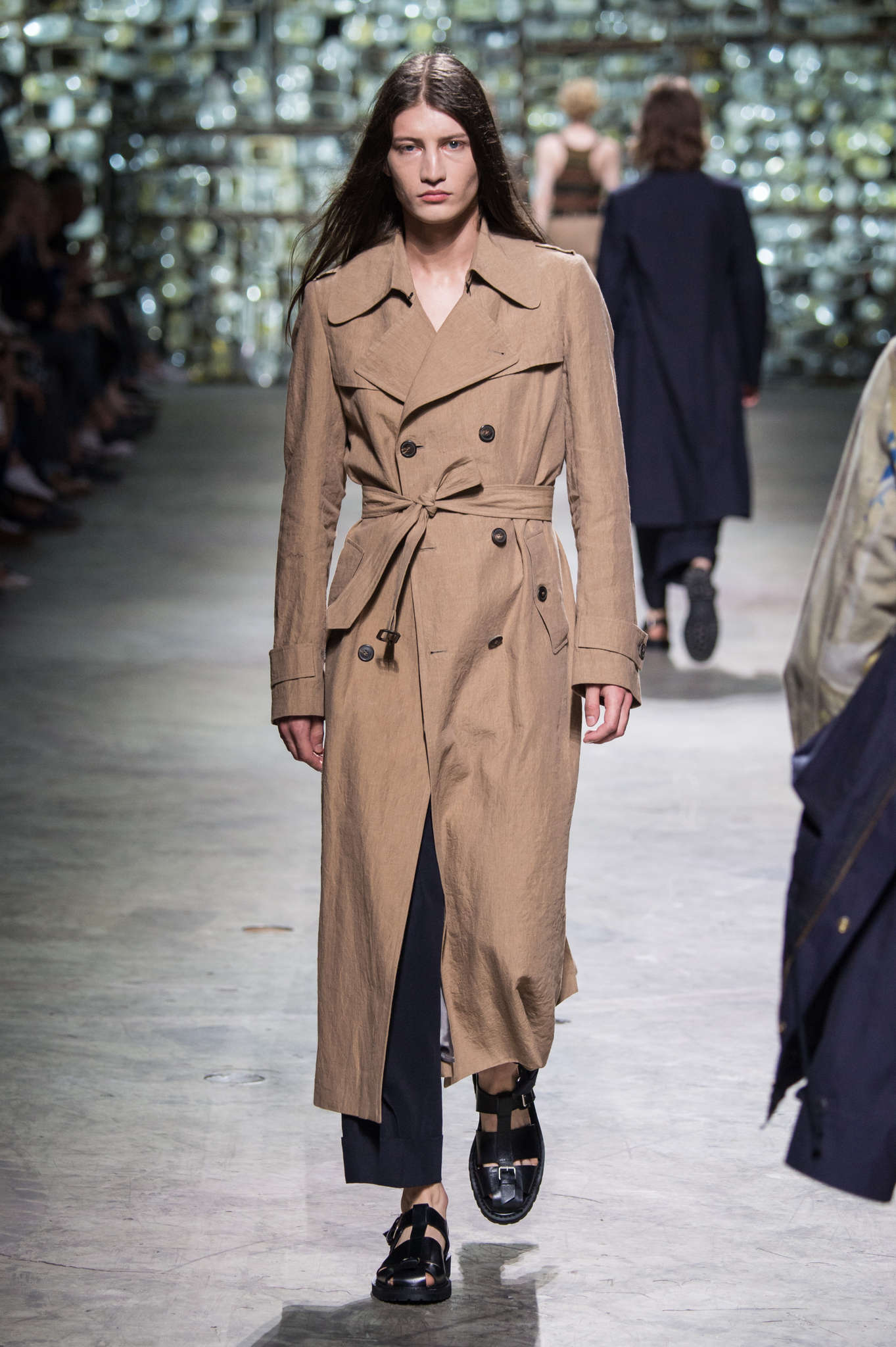 Trench Coats Are A Must Have This Autumn | Fashion News - CONVERSATIONS ...
