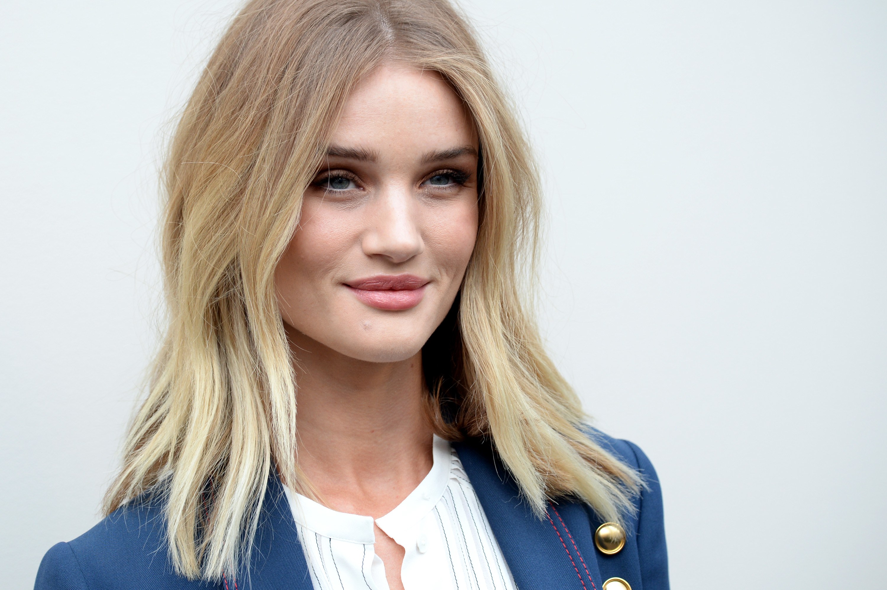 How To Achieve The Flawless Rosie Huntington Whiteley Look