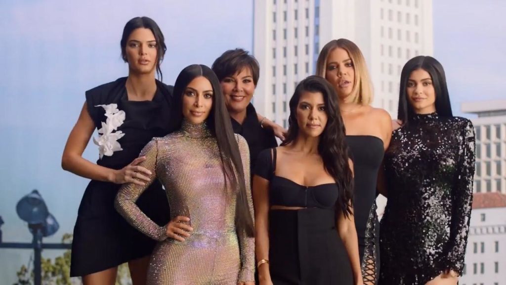 Keeping Up With The Kardashians 10 Year Special Recreates First Season Opening Credits Tv 9756