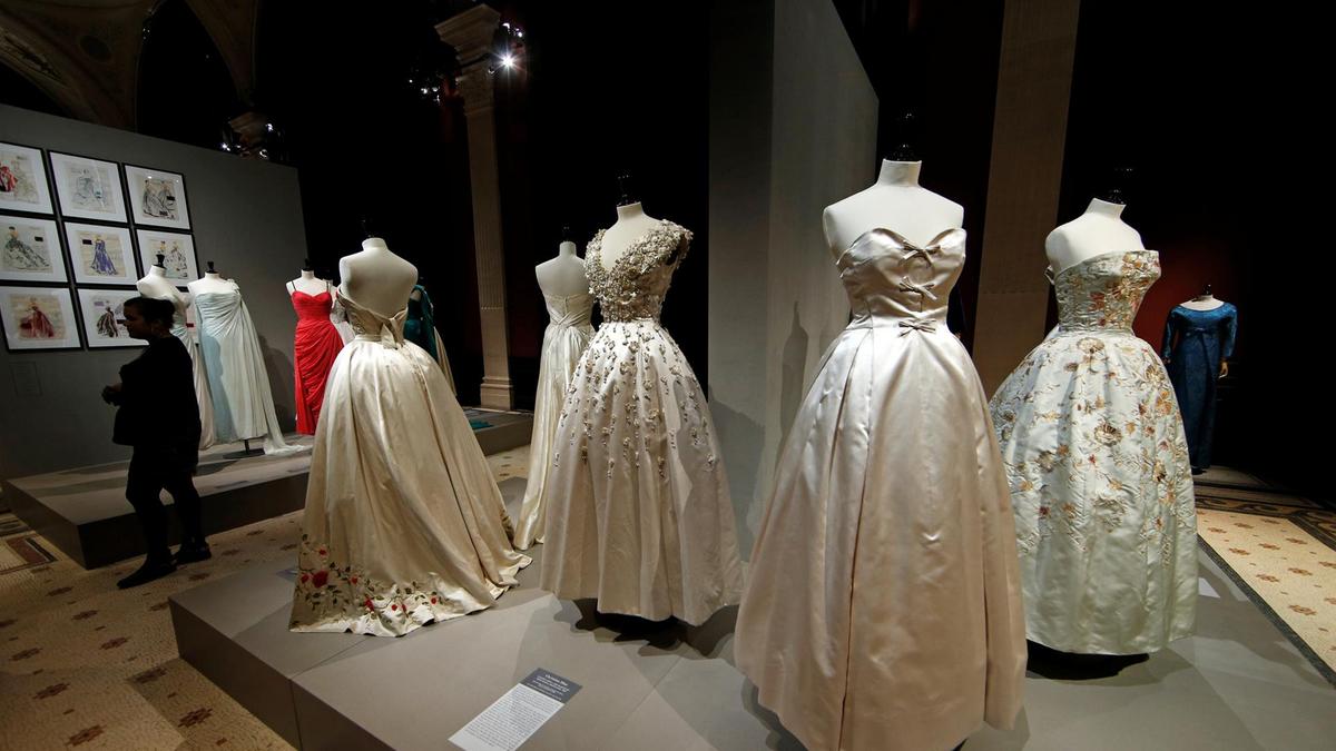 The V&A Museum Celebrates The Iconic Christian Dior | Fashion News ...