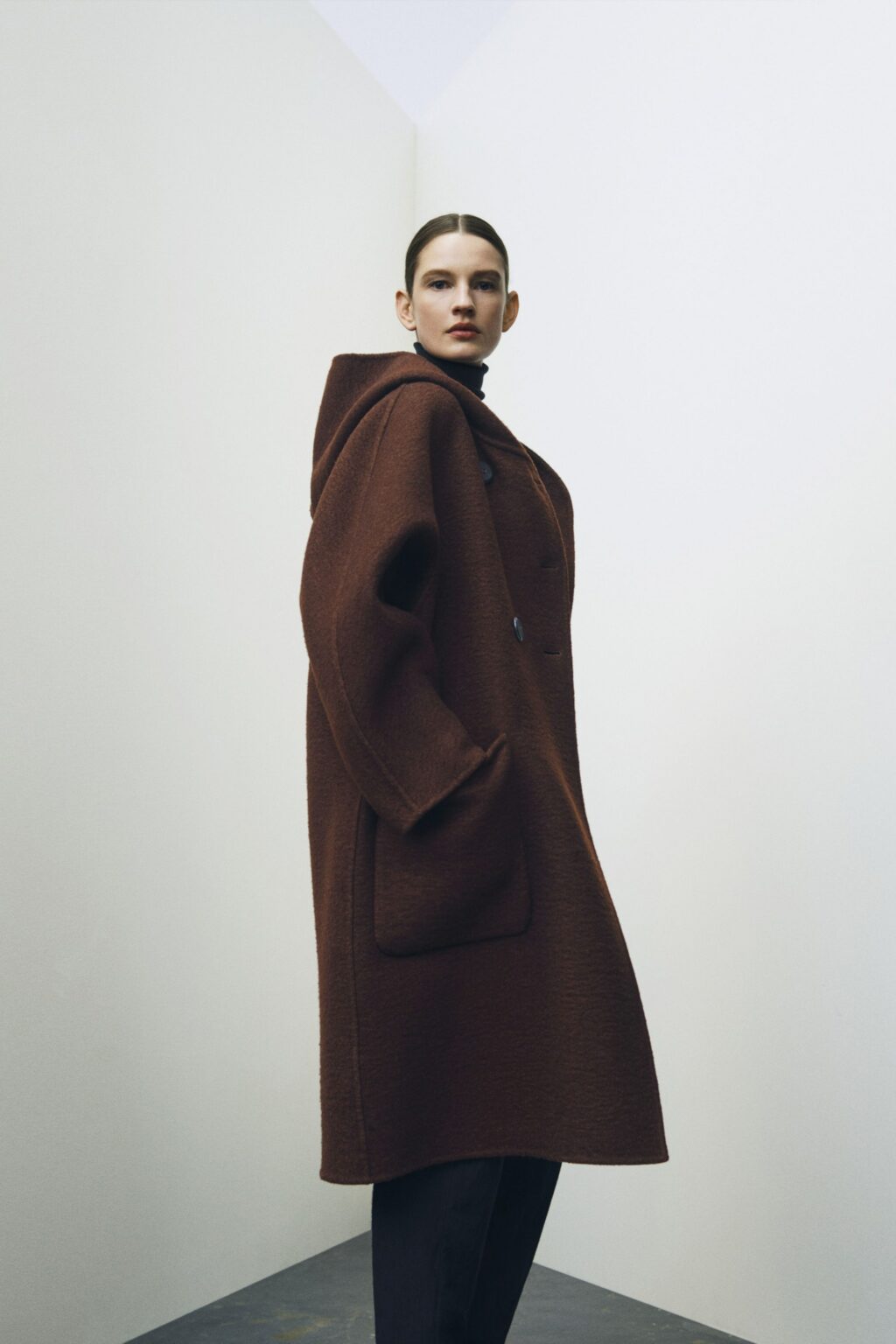 Max Mara Atelier Unveils New 2021 Fall Ready-To-Wear Collection ...