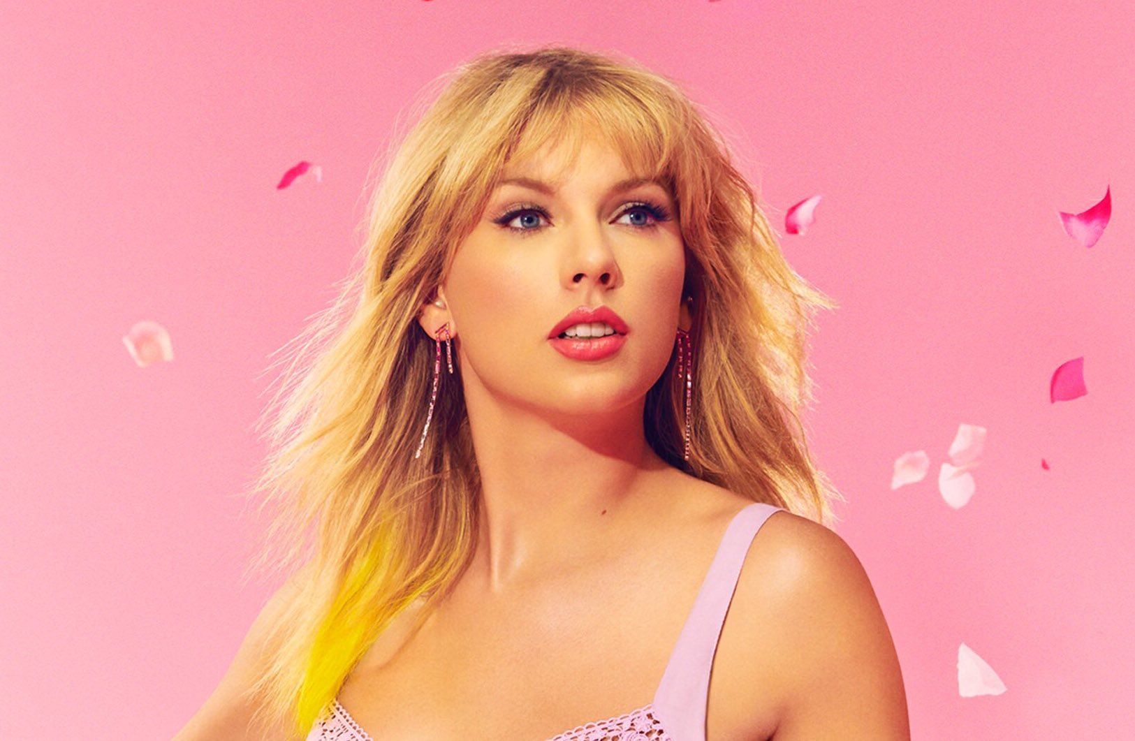 Taylor Swift Receives the 2023 iHeartRadio Innovator Award – NBC Boston